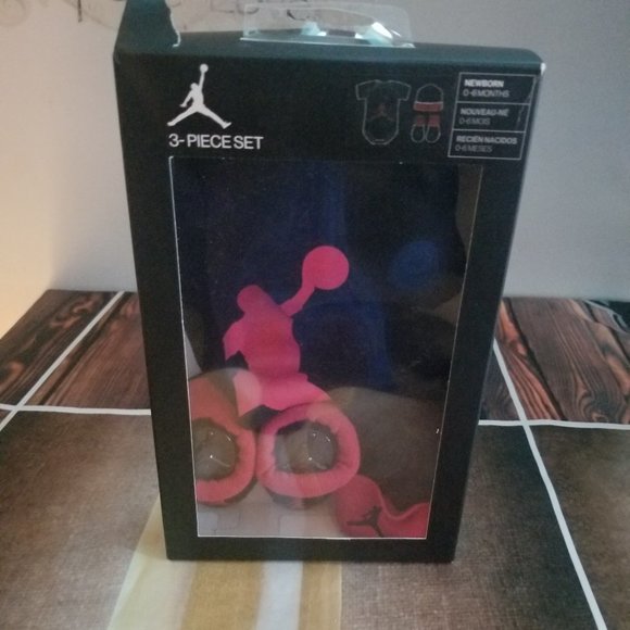 Nike Jordan Baby 3-Piece Set 0-6 month - Picture 2 of 5
